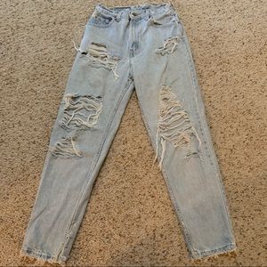 551 Distressed levis
